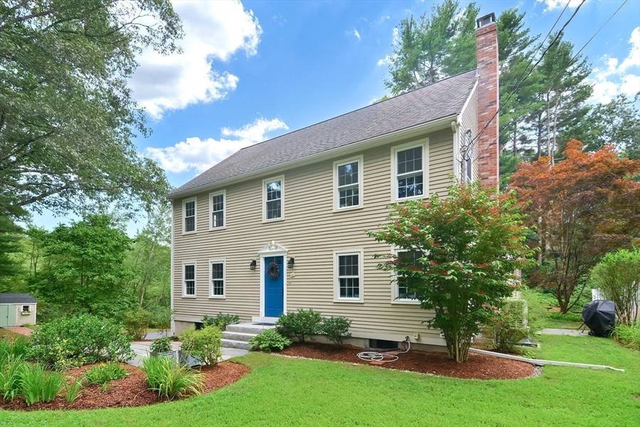 52 Harding Street, Medfield, MA 02052