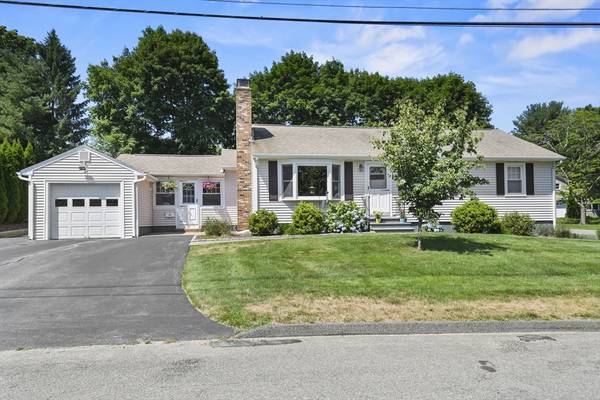 Westborough, MA 01581,7 Harvey Ln