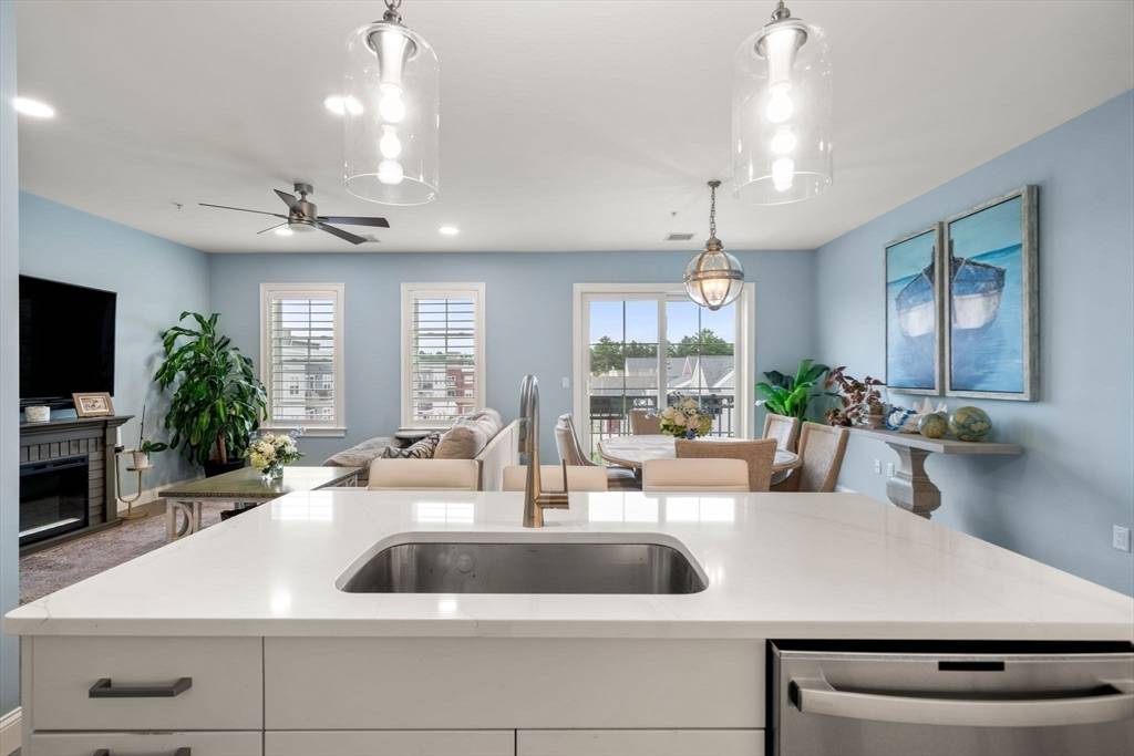 Plymouth, MA 02360,3 Mariners Way #311