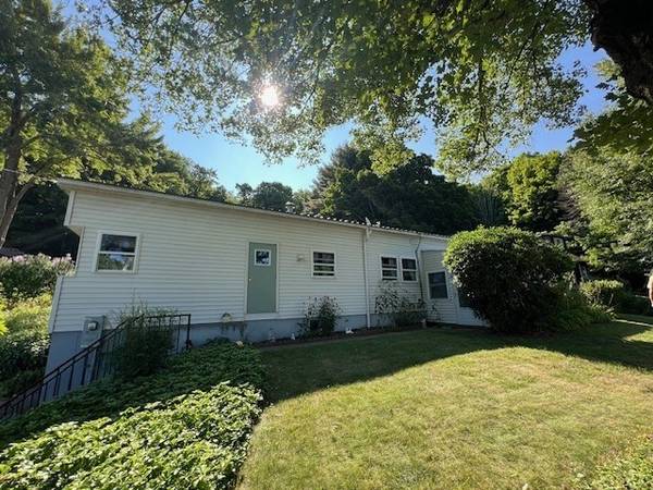 1129 Thorndike St, Palmer, MA 01069