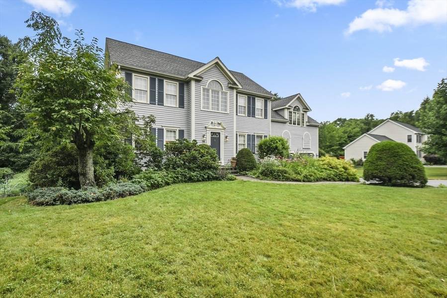 16 Rockwell Drive, Shrewsbury, MA 01545