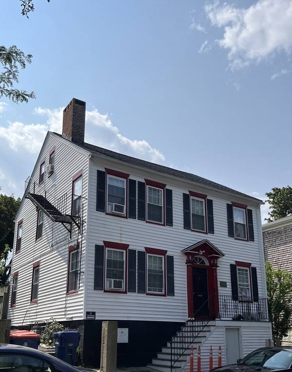 65 Walden St, New Bedford, MA 02740