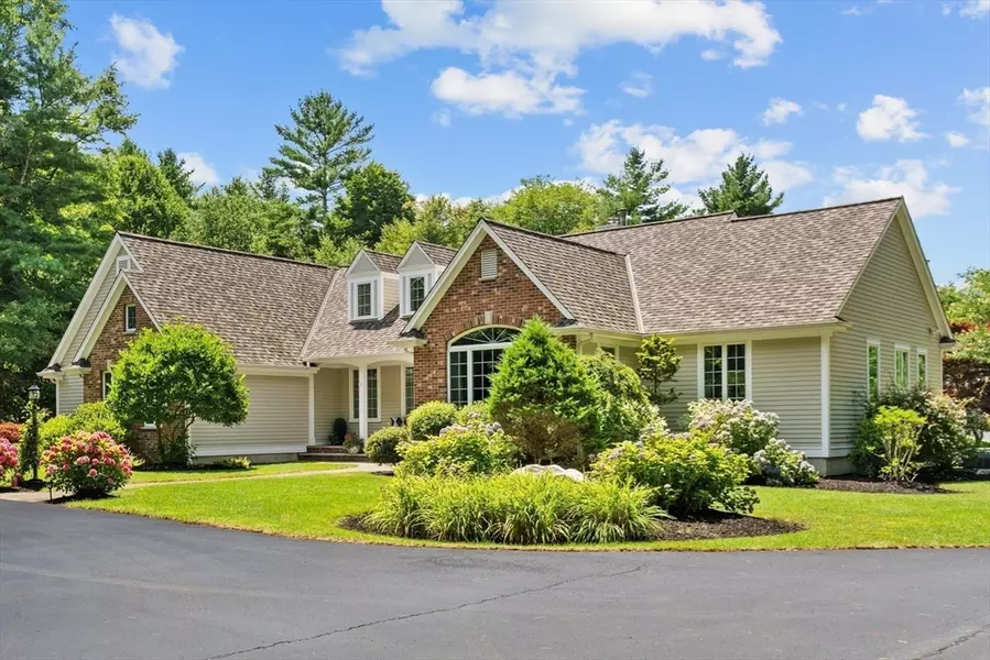 1559 Main St, Acushnet, MA 02743