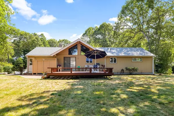 Falmouth, MA 02556,55 Birch Ln