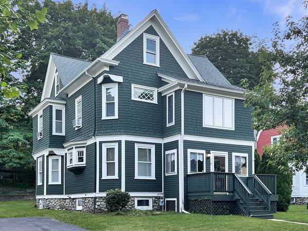 9 Vassar St, Worcester, MA 01602