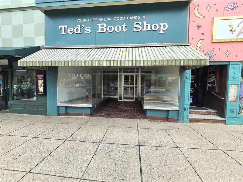 158 Main St, Northampton, MA 01060