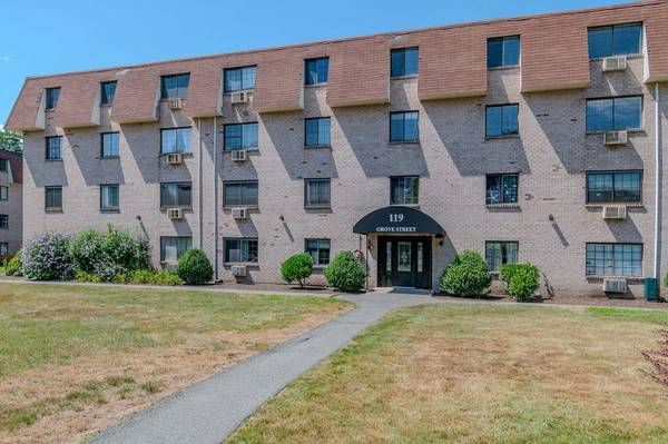 119 Grove St #248, Rockland, MA 02370