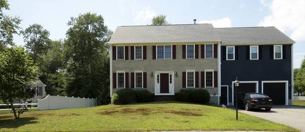 5 Fieldstone Cir, Whitman, MA 02382