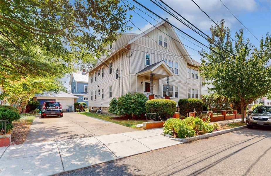 47 Amsden St #1, Arlington, MA 02474