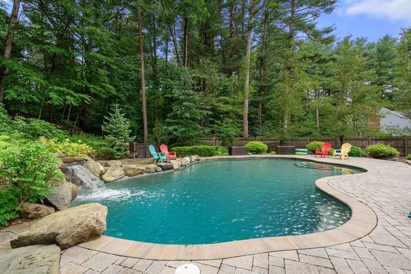 15 Lands End Lane, Sudbury, MA 01776