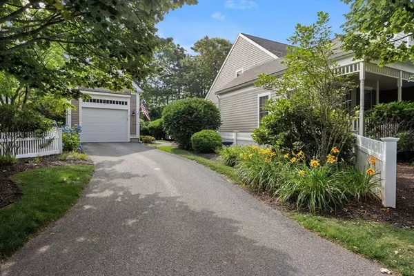 Bourne, MA 02532,4 Blue Meadow #161