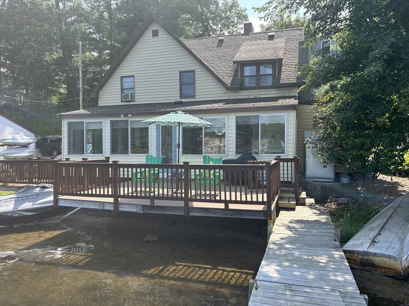 97 Lake St, Wrentham, MA 02093