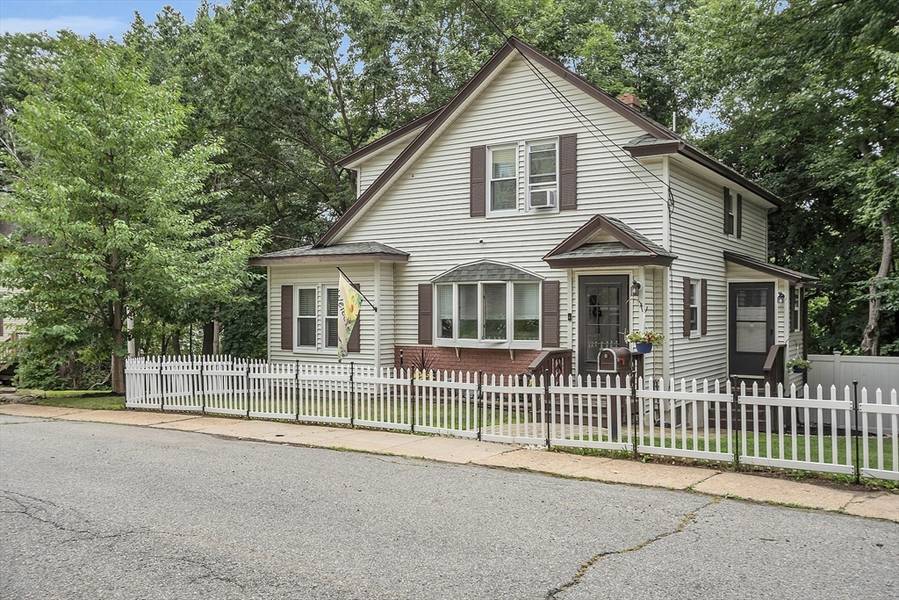 4 W End Ave, Gardner, MA 01440