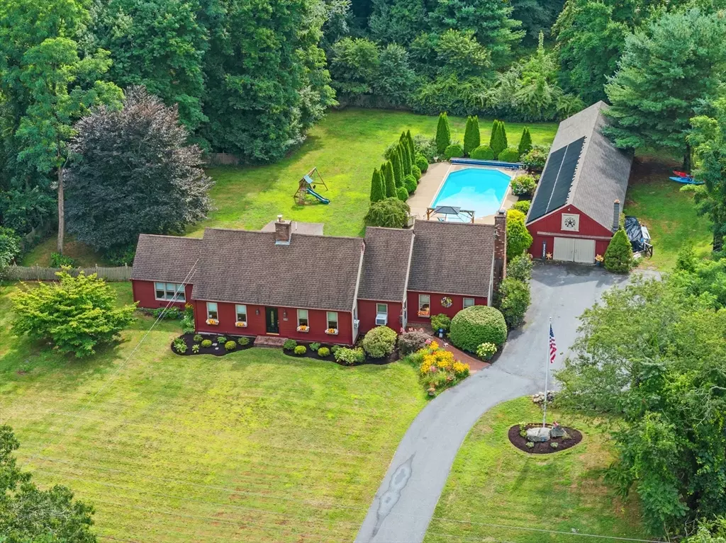 Rochester, MA 02770,355 Snipatuit Rd