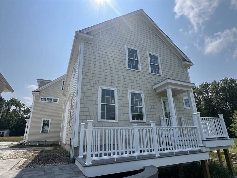 7 Moncrief #1, Amesbury, MA 01913