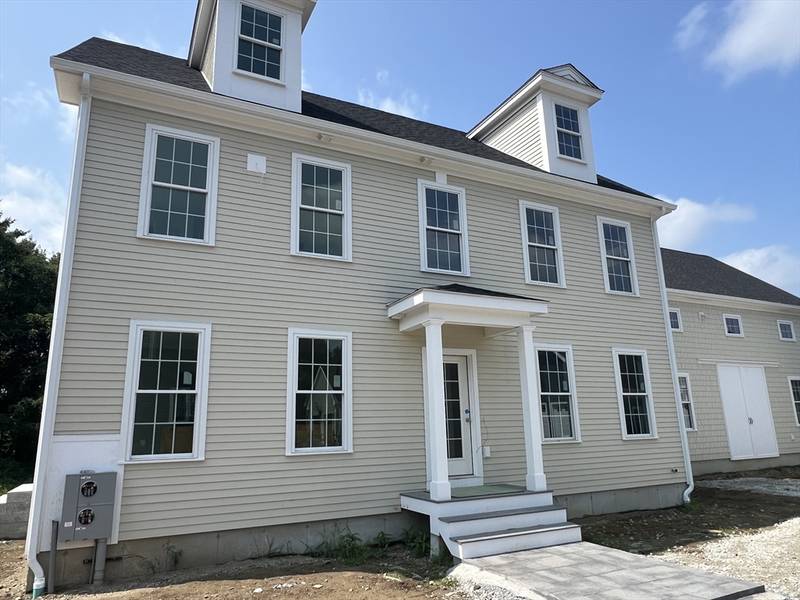 5 Moncrief #1, Amesbury, MA 01913