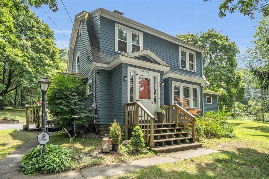 64 Moreland St, Worcester, MA 01609