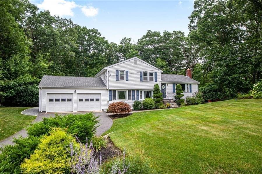 3 Stonewood Drive, Canton, MA 02021