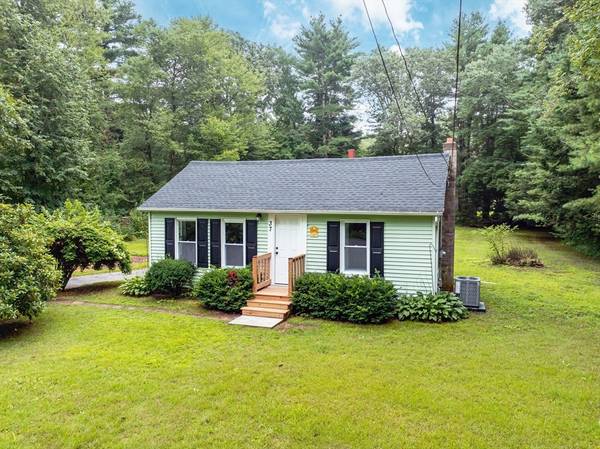 37 Wales Rd, Holland, MA 01521