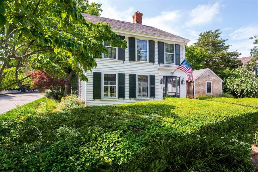 2 Green Ave, Edgartown, MA 02539