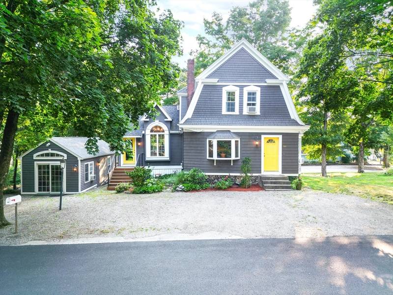 62 Pleasant St, Plainville, MA 02762