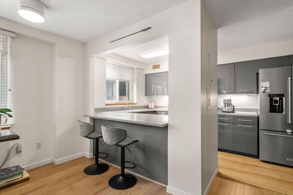 Cambridge, MA 02139,326-340 Franklin St #103