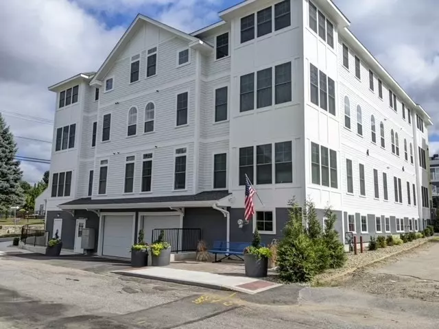 21 Market St #101, Foxboro, MA 02035