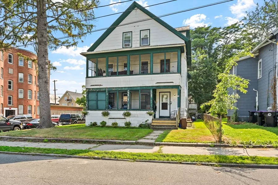 15 Vernon Street, Holyoke, MA 01040