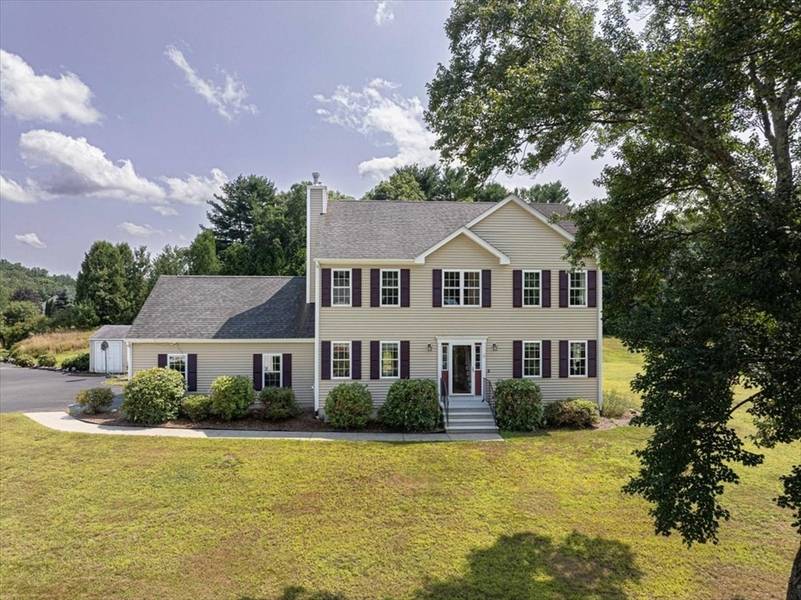 37 Mendon St, Upton, MA 01568