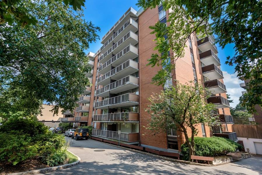 45 Longwood Ave #503, Brookline, MA 02446