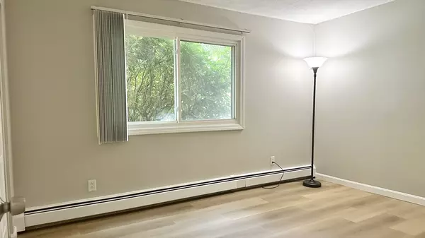 Nashua, NH 03062,310 Brook Village Rd #16