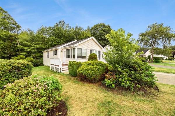 74 Crystal Water Drive #74, East Bridgewater, MA 02333