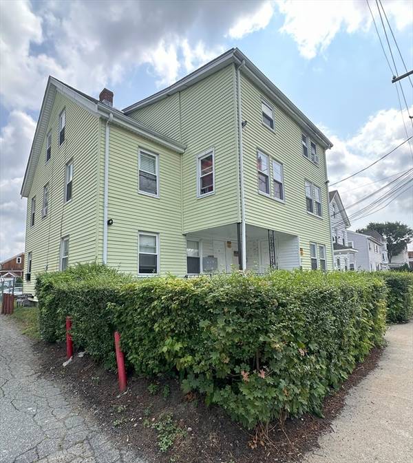 47-49 Pearl St, Stoughton, MA 02072