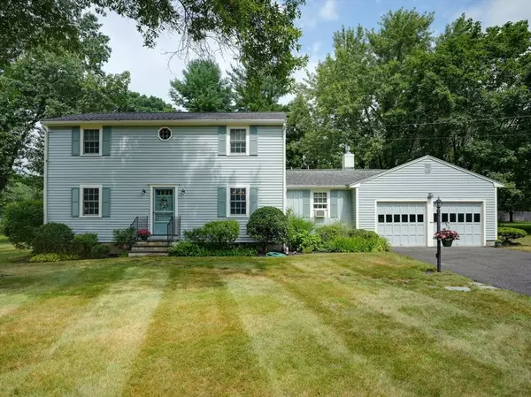 Medfield, MA 02052,77 Colonial Road