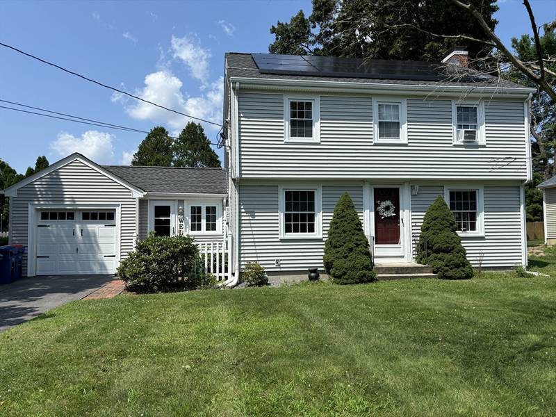 60 Linden Rd, Seekonk, MA 02771