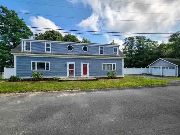 42-44 Washburn St, Bourne, MA 02562