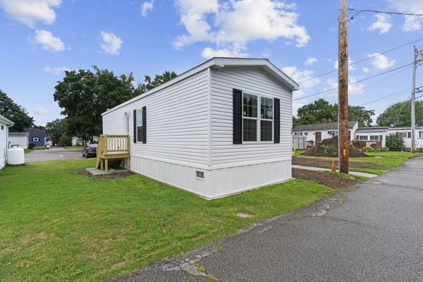 548 Kenyon Ave #36,  Attleboro,  MA 02703