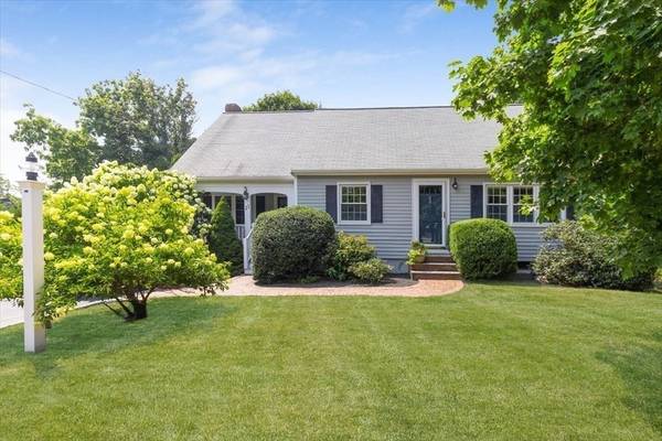 11 Poplar Ave, Scituate, MA 02066