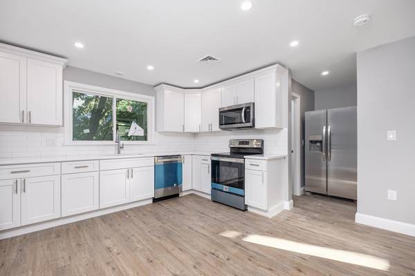 335-337 Windsor St #337, Cambridge, MA 02141