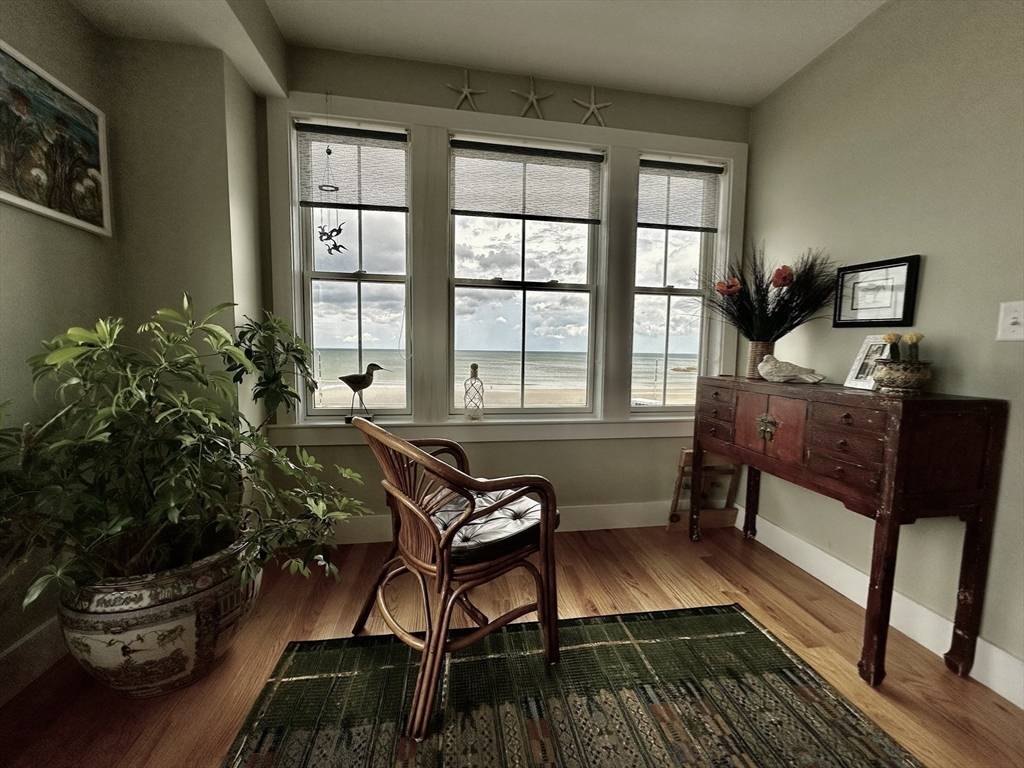Hull, MA 02045,155 Nantasket Ave #404