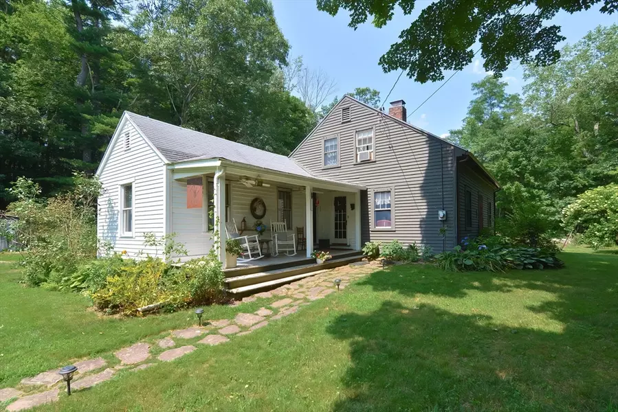 366 Breakneck Rd, Southbridge, MA 01550