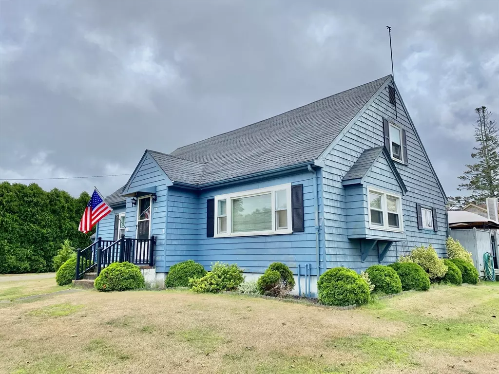 Fairhaven, MA 02719,17 Raymond St