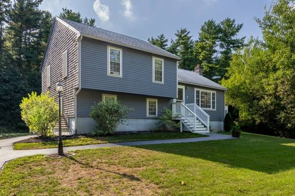 9 Boxberry Ln, Rochester, MA 02770