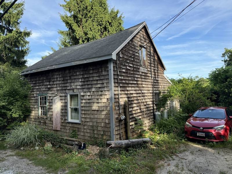 25-47 Center Hill Rd, Plymouth, MA 02360