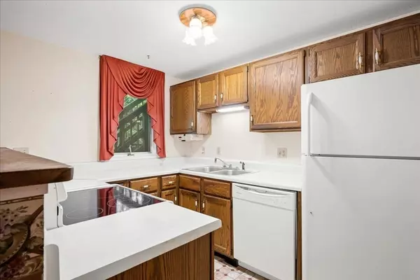 Southbridge, MA 01550,40 Maria Ave #A