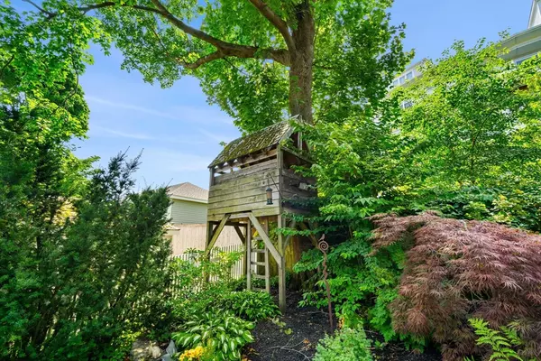 Swampscott, MA 01907,15 Greenwood Terrace