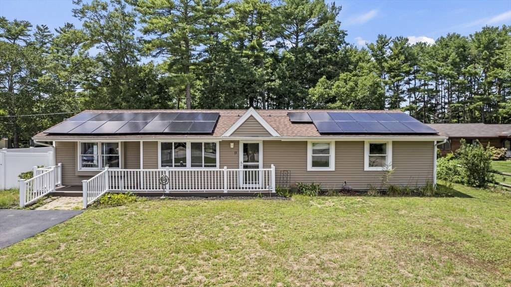 13 Naushon Rd, Wareham, MA 02576