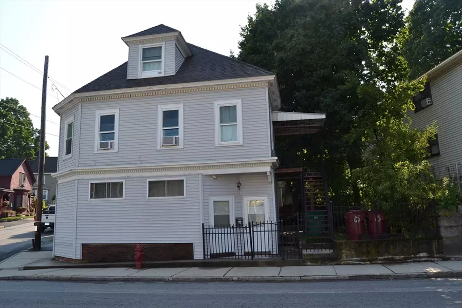 1073 Bridge St, Lowell, MA 01850