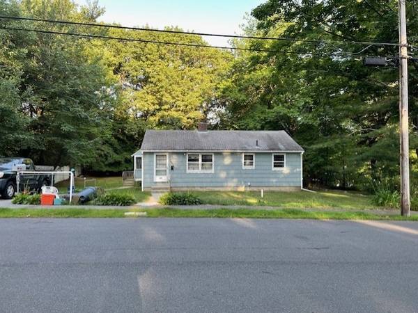 28 Martin Road, Reading, MA 01867