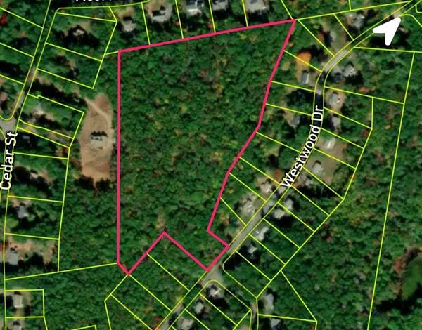 41 Westwood Dr, Sturbridge, MA 01566